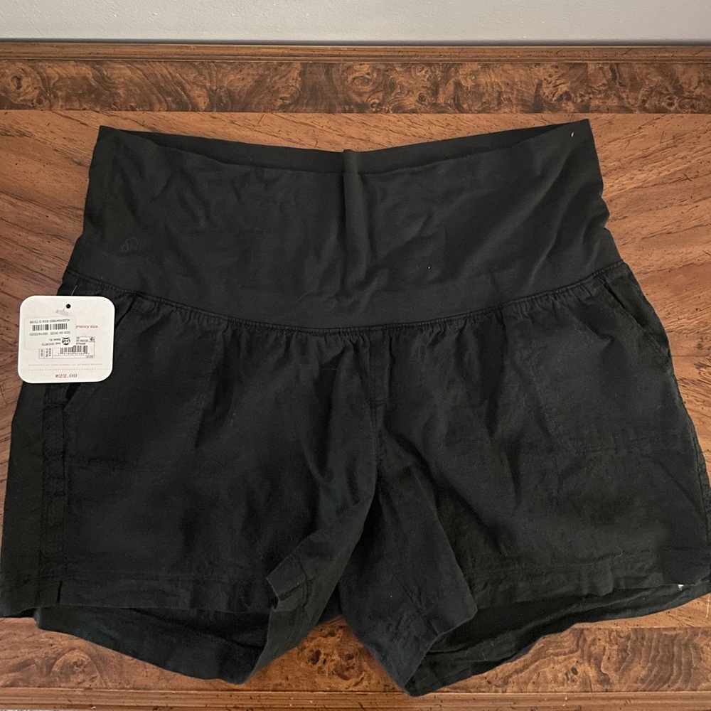 NWT Isabel Maternity black linen shorts with pockets size XL